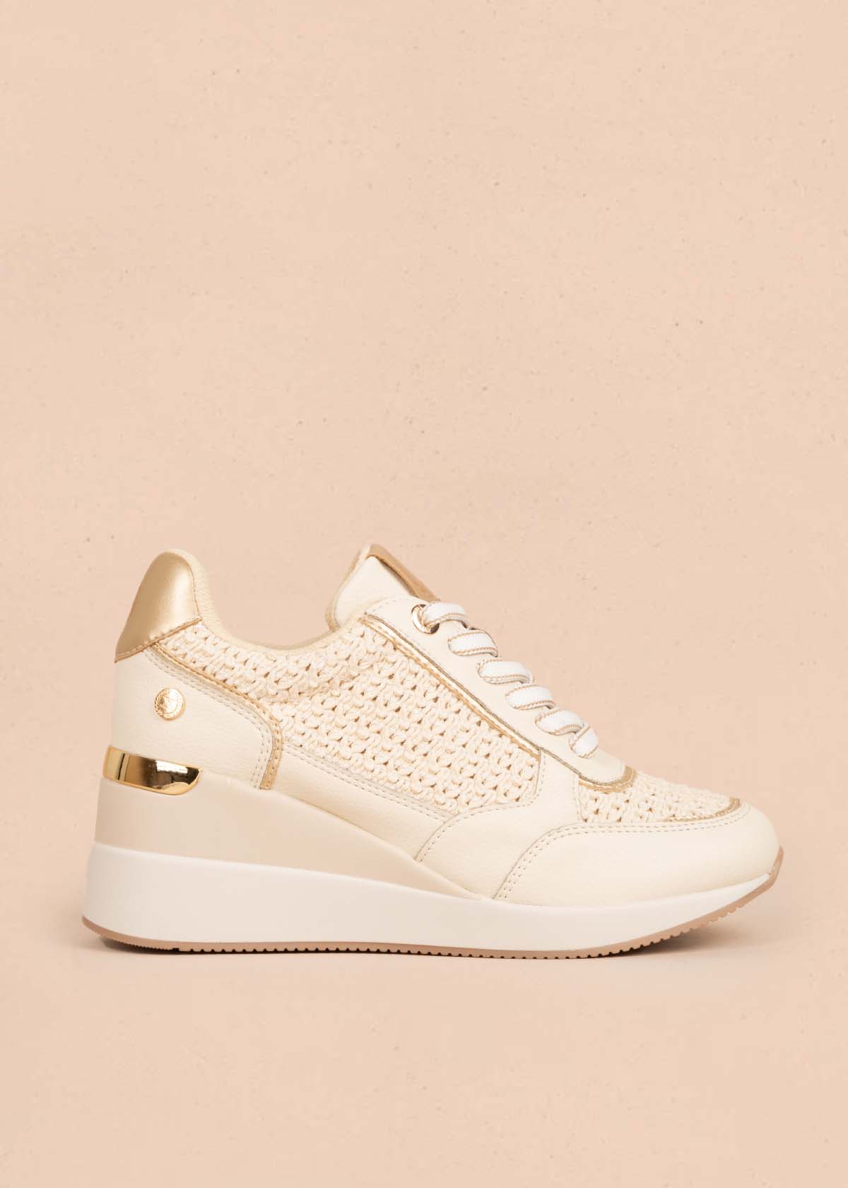 Tenis casuales color beige 105358