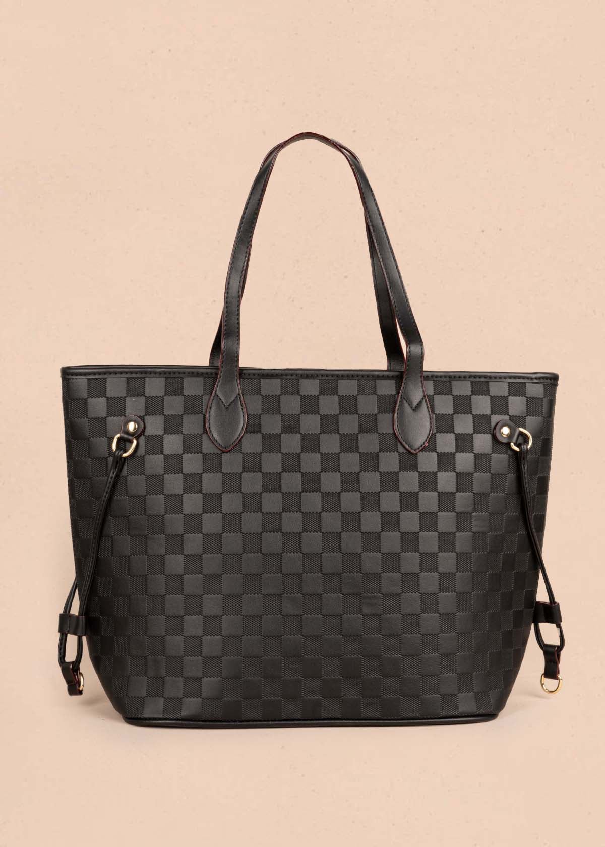 Bolso tipo shopping color negro con cuadros 105362