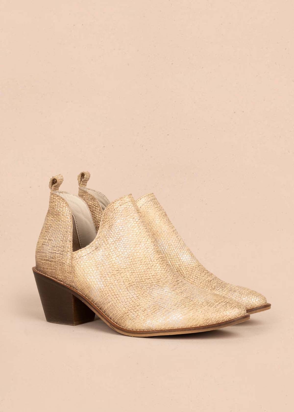 Botines en cuero color champaña 105415