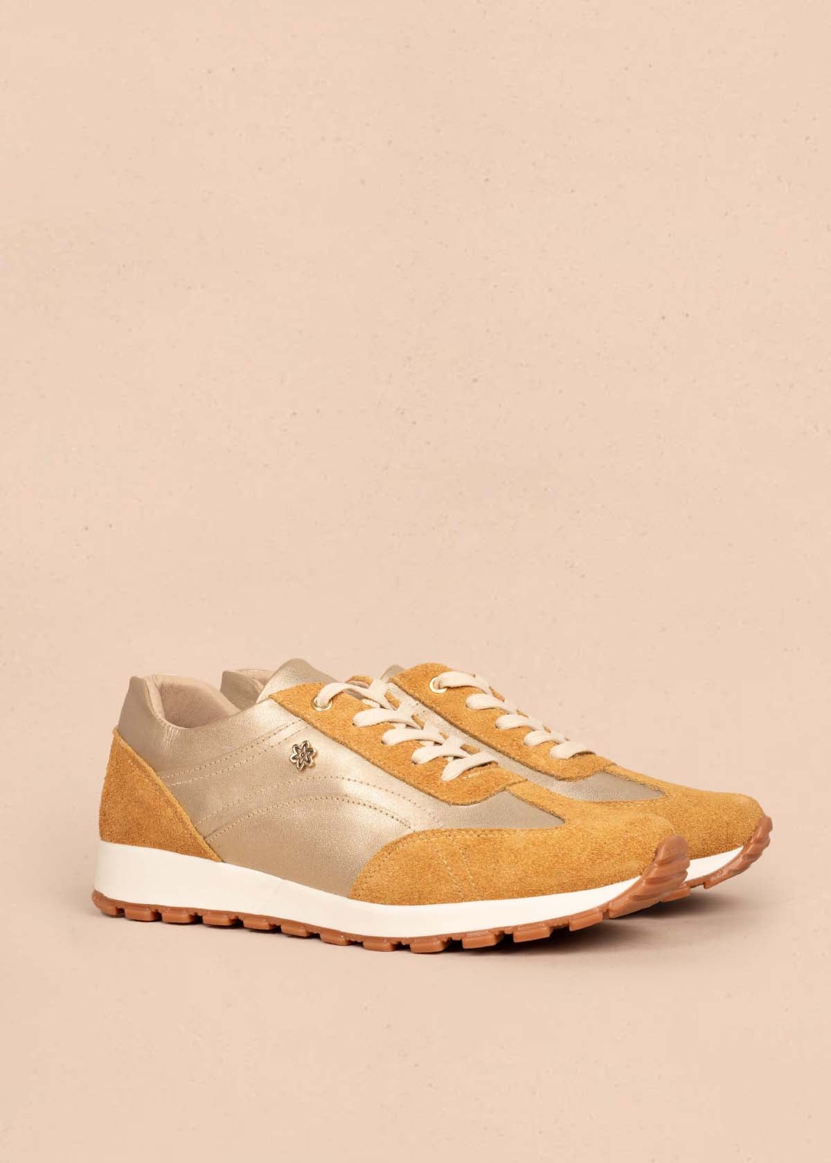 Tenis casuales en cuero color camel 105422