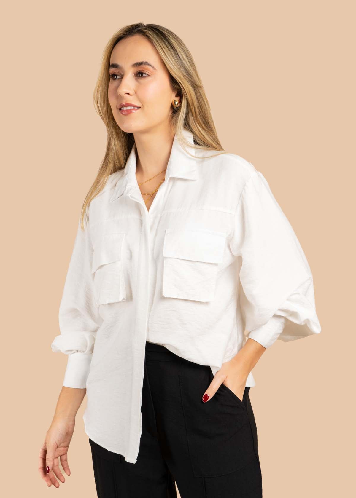 Blusa color blanco con bolsillos 105529