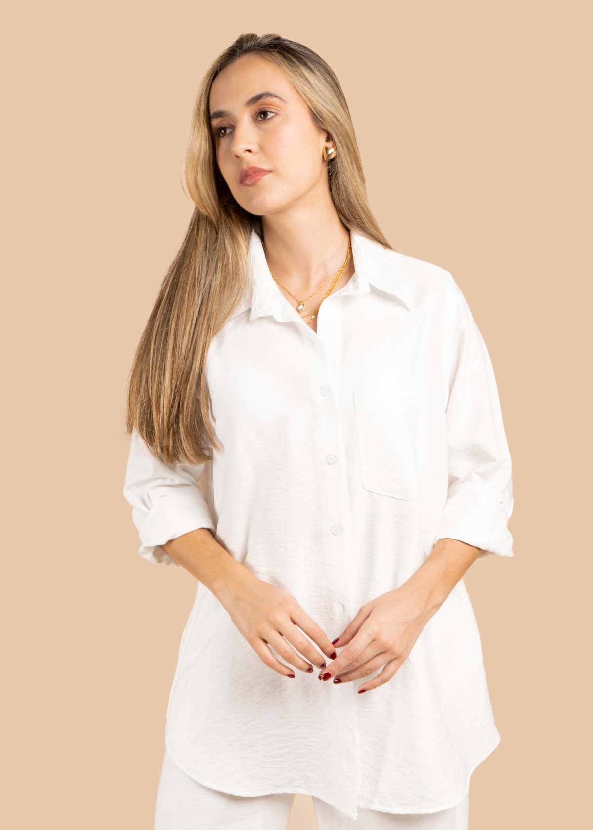 Blusa larga color blanco con bolsillo 105530