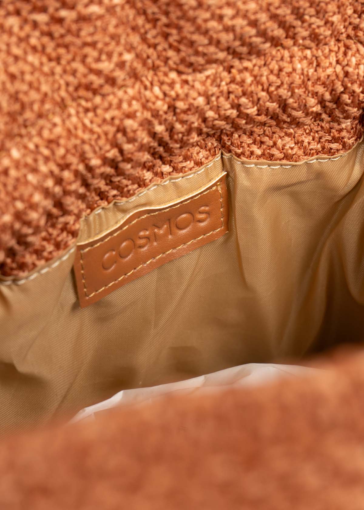 Bolso manos libres color terracota con cadena 105563