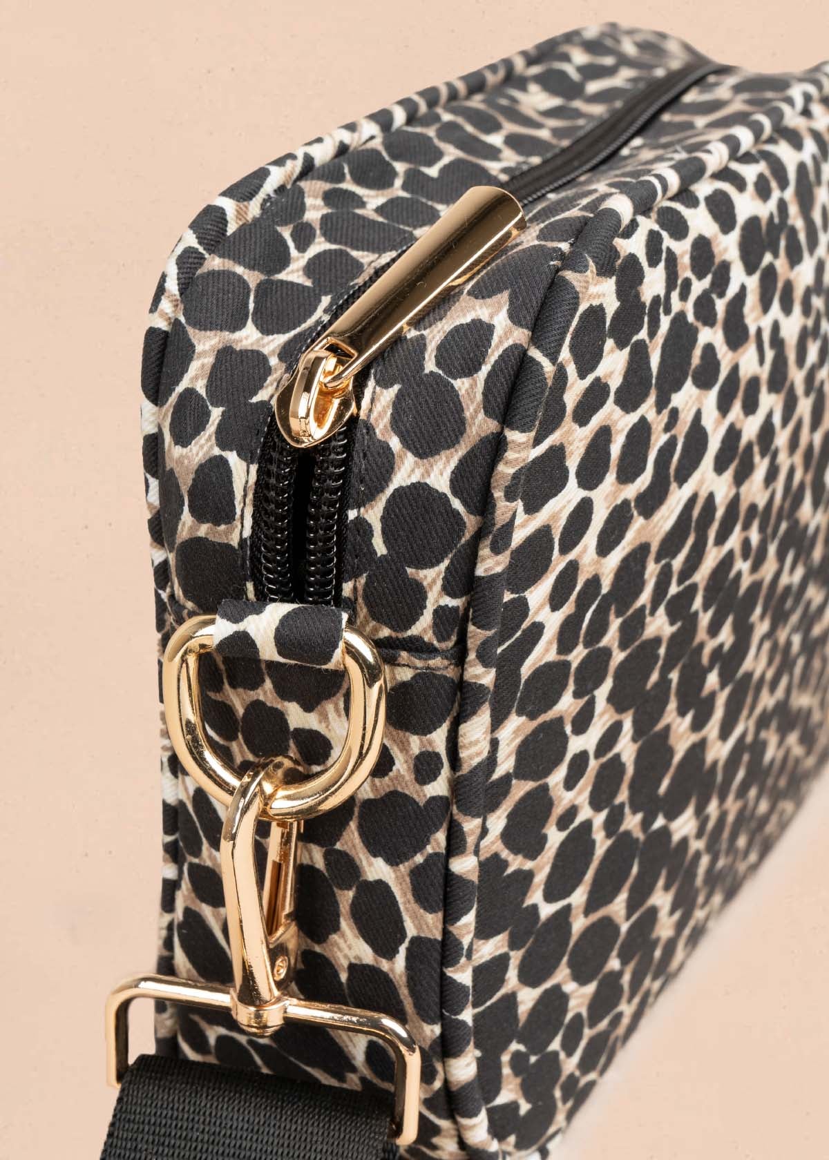 Bolso manos libres color animal print 105565