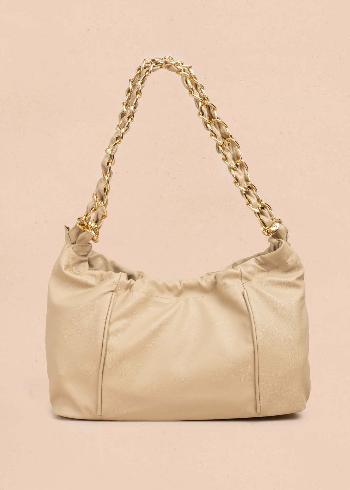 Bolso cartera color beige con cadena 105566