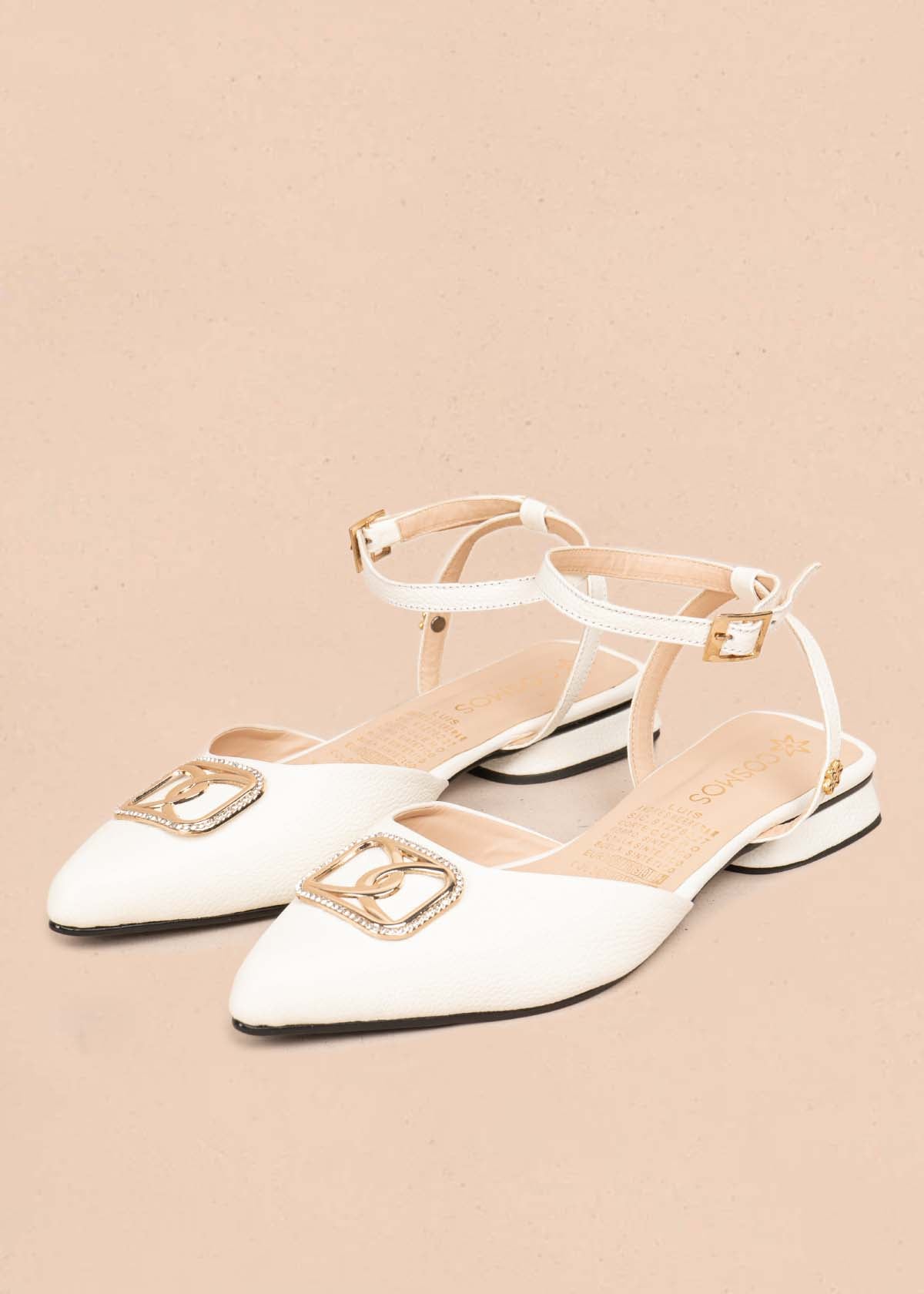 Tacones trabilla en cuero color blanco con herraje dorado 105573