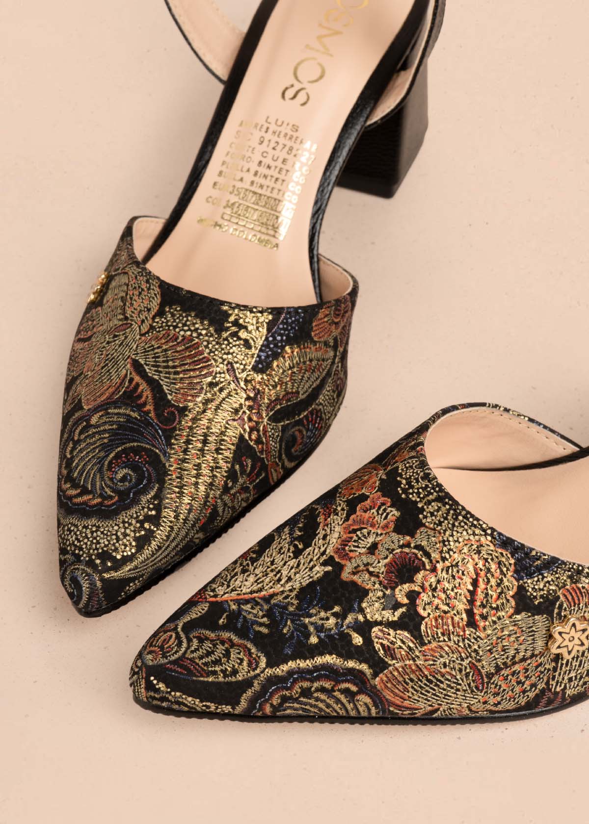 Tacones trabilla en cuero color negro con arabescos 105580