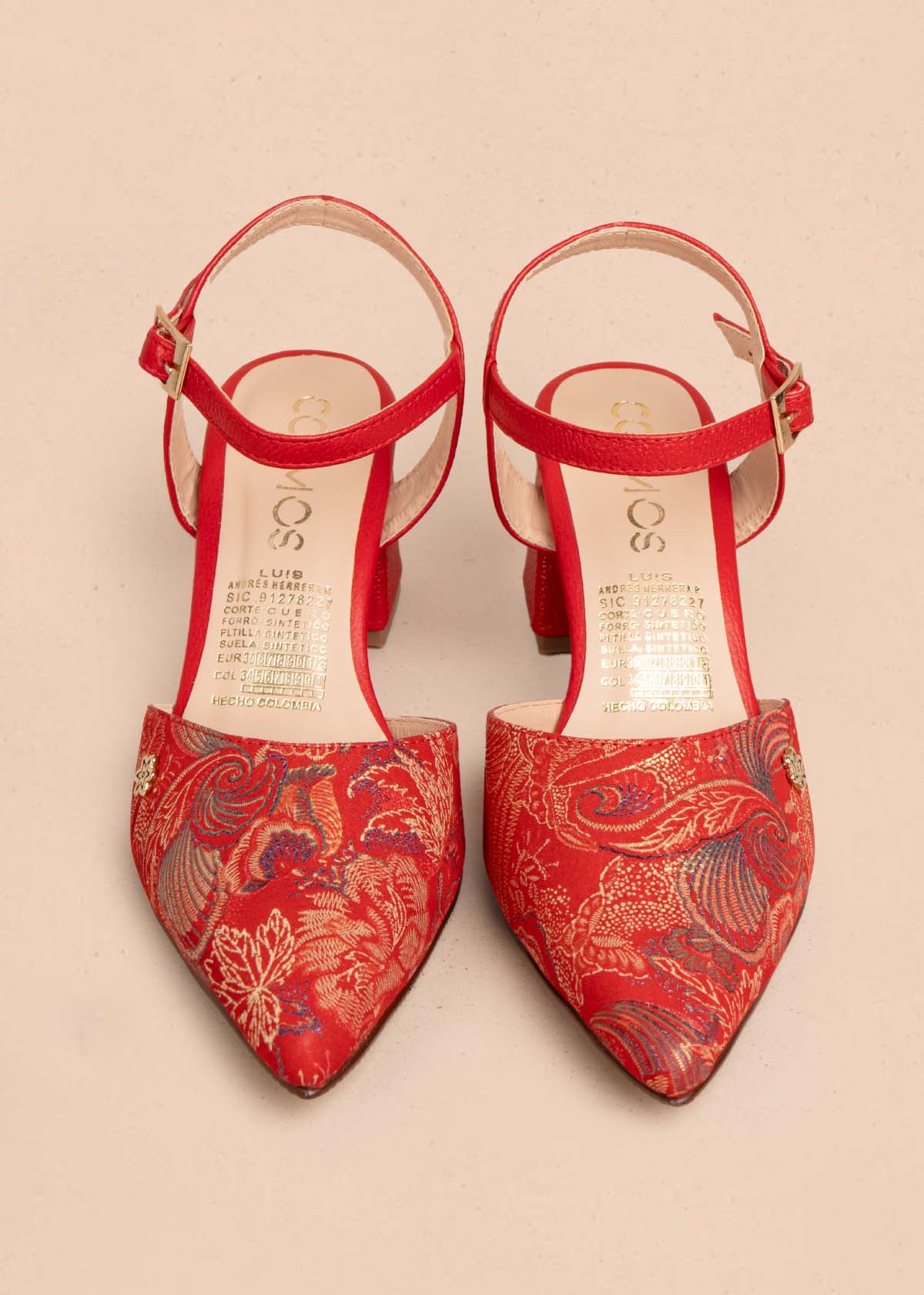 Tacones trabilla en cuero color rojo con arabescos 105580
