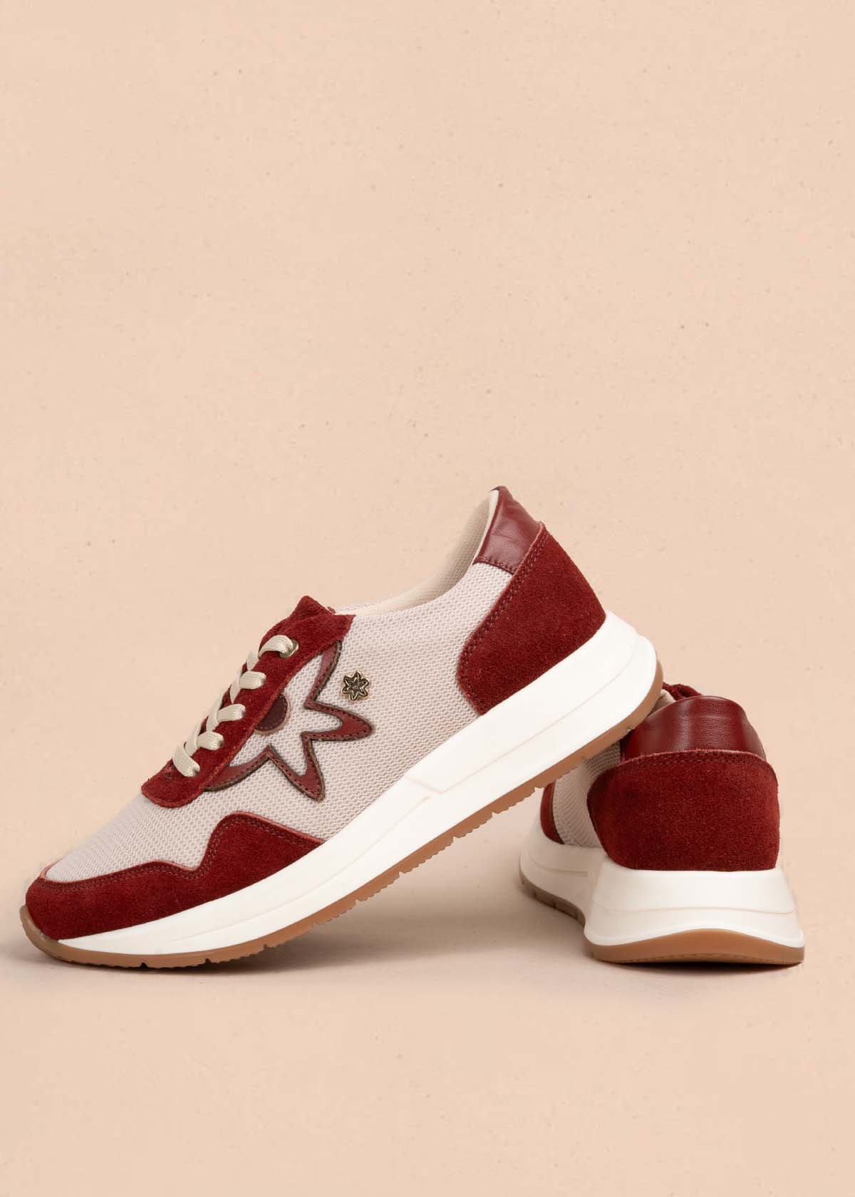 Tenis casuales en cuero color vinotinto con átomo 105589