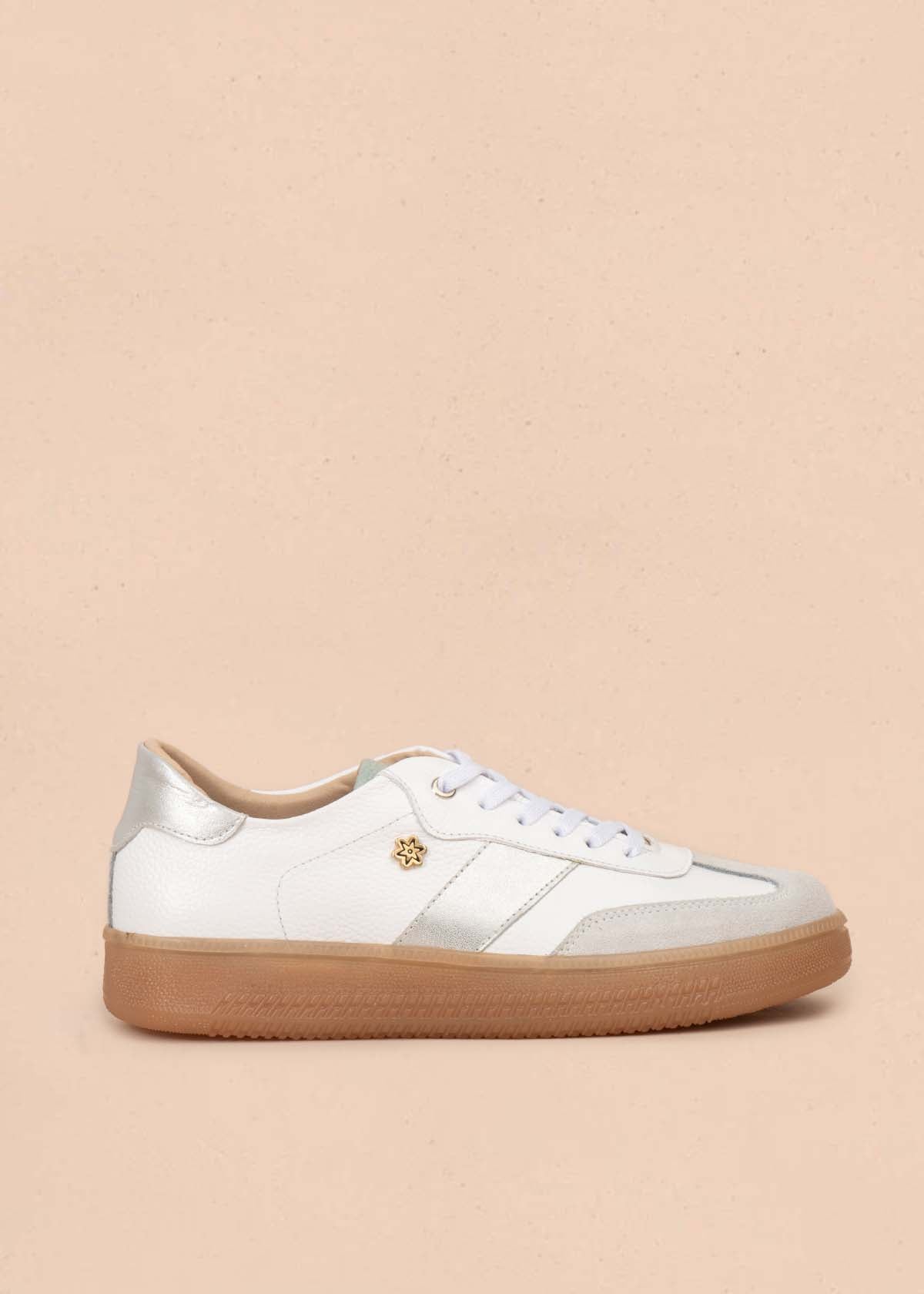 Tenis casuales en cuero color blanco 105593