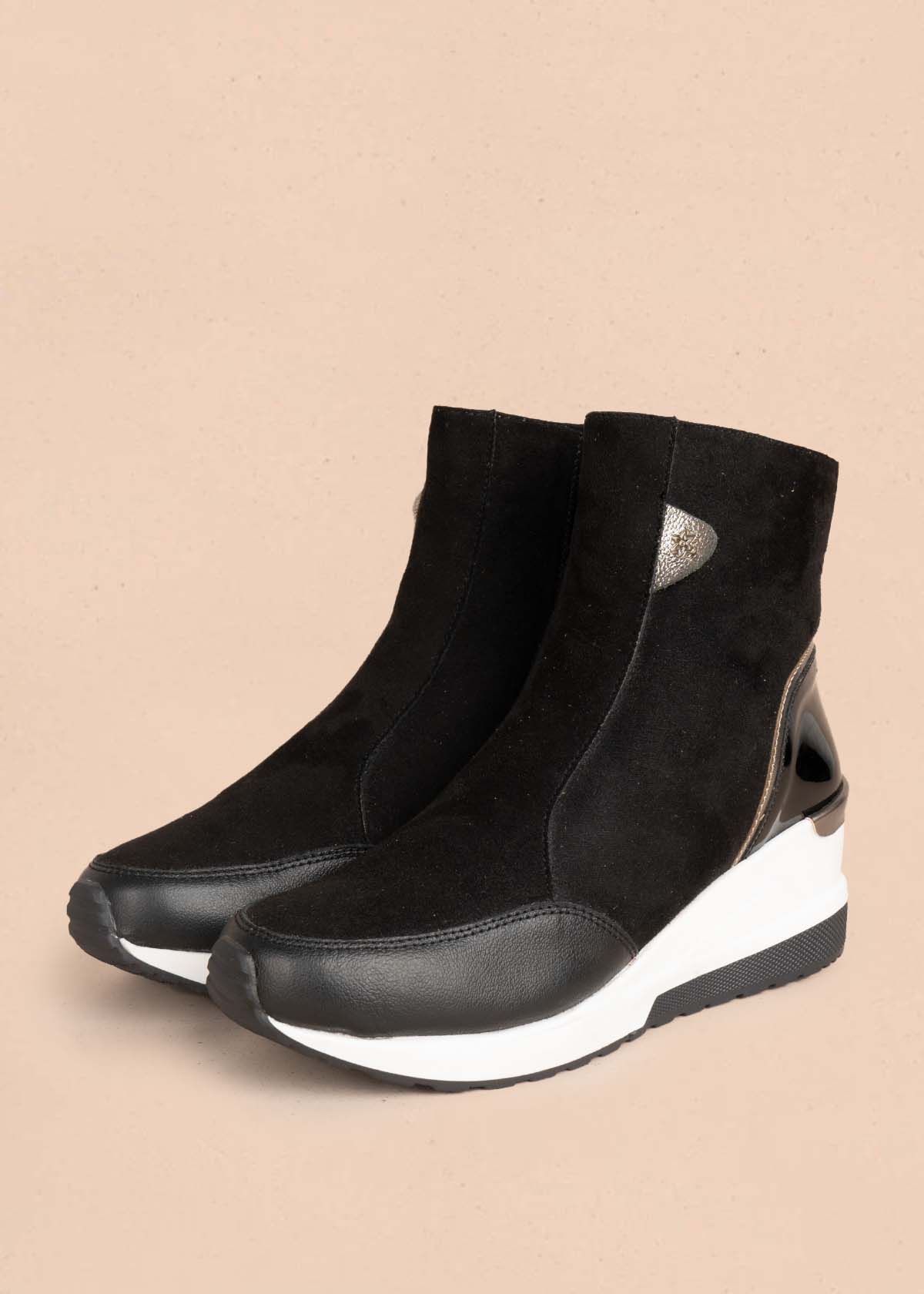 Botines color negro con cierre lateral 105598