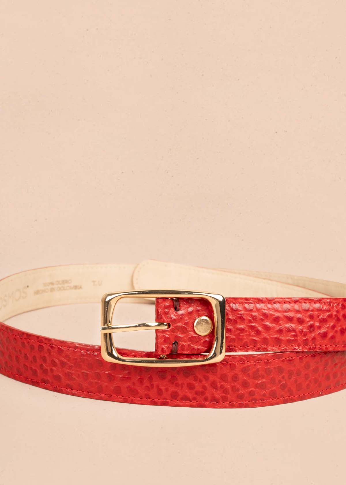 Cinturón en cuero color rojo con textura croco 105642