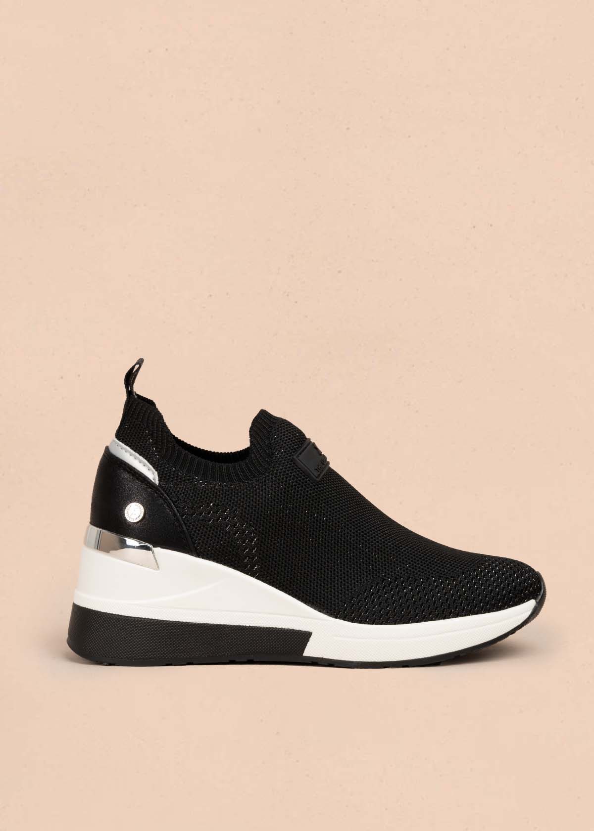Tenis casuales color negro 105699
