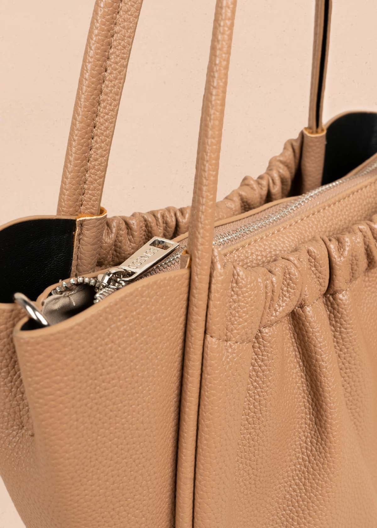 Bolso tipo cartera color caqui con resorte 105702
