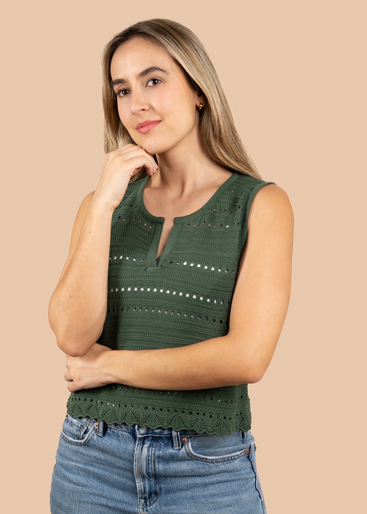 Blusa en tejido color verde con diseño calado 105740