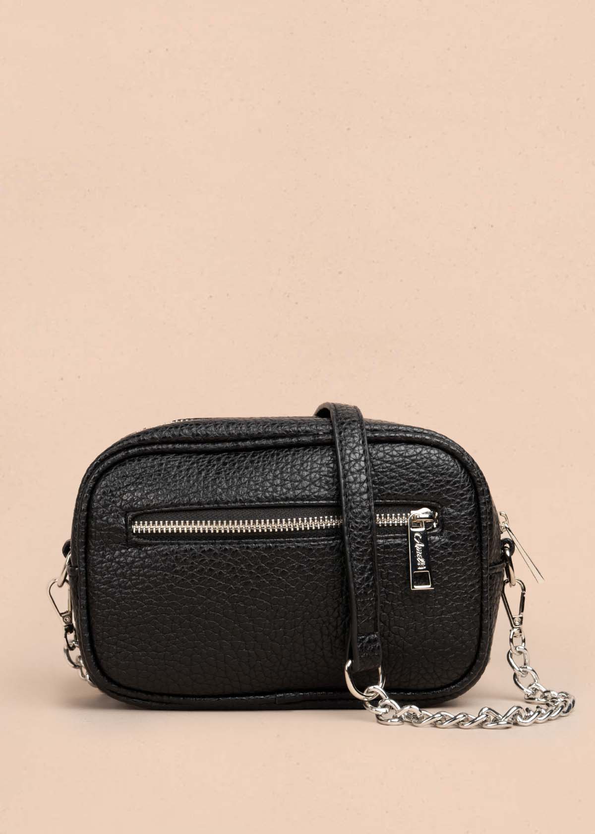 Bolso manos libres color negro con taches 105753