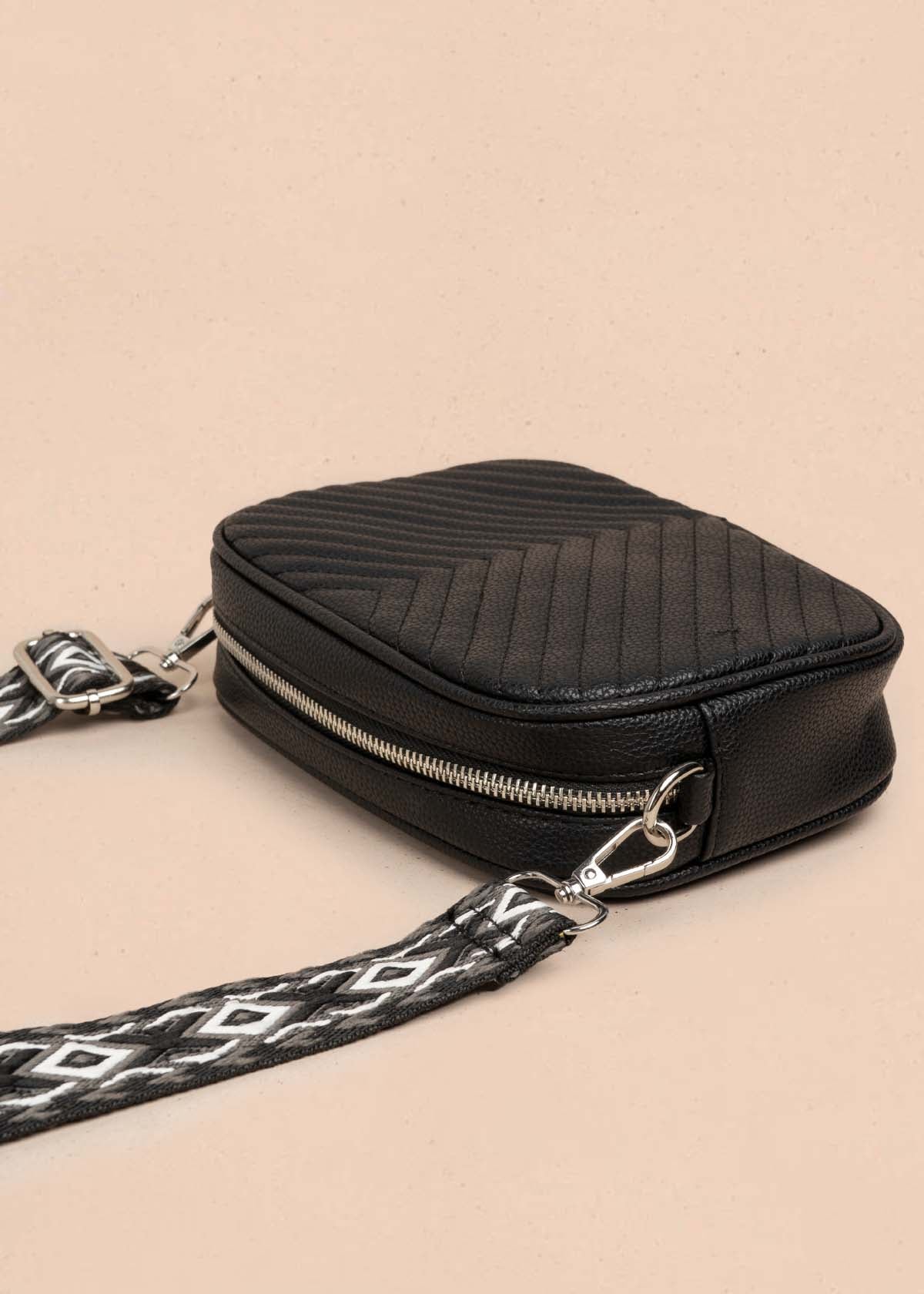 Bolso manos libres color negro 105754