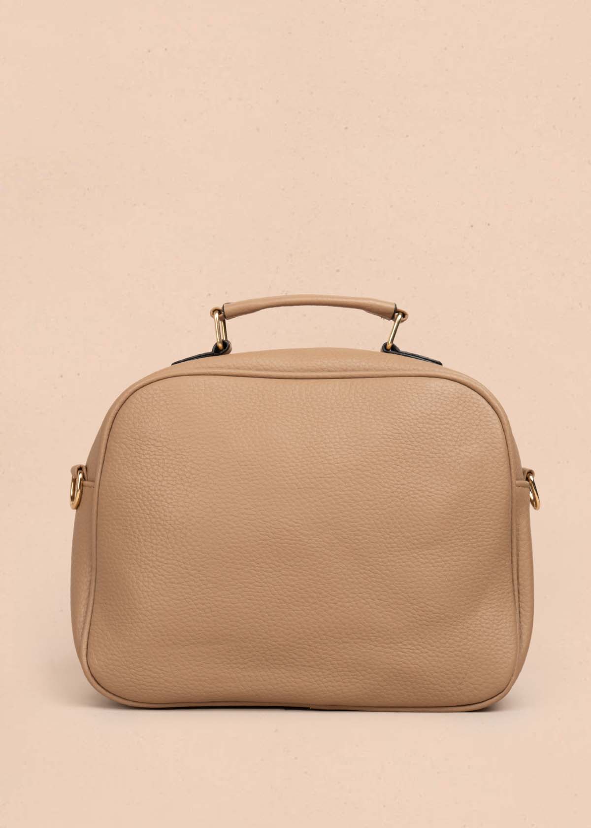 Bolso manos libres color caqui con bolsillo frontal 105755