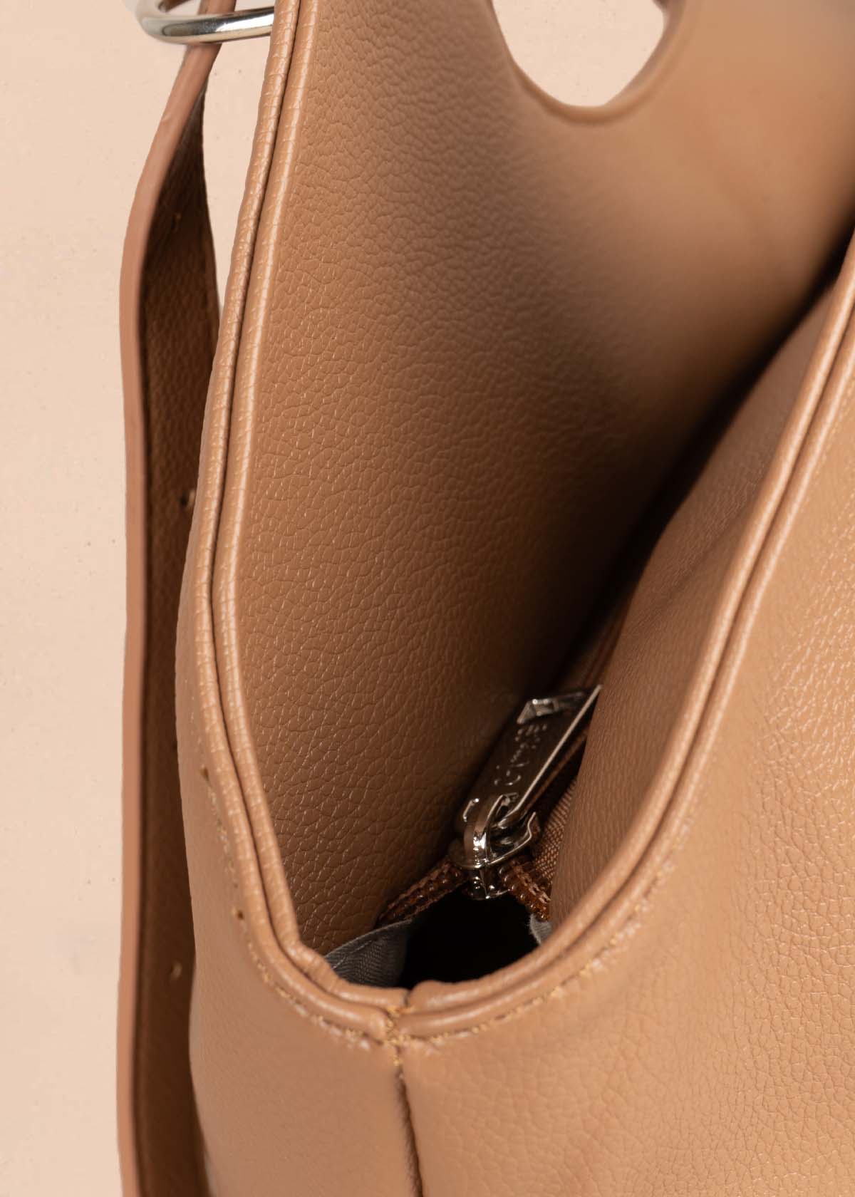 Bolso tipo shopping color nude 105757