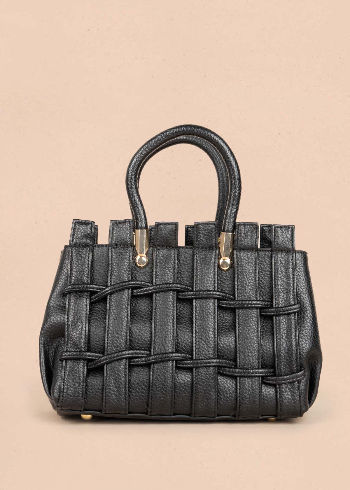 Bolso tipo cartera color negro con llavero 105763