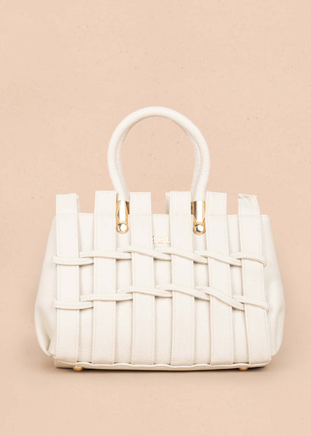 Bolso tipo cartera color talco con llavero 105763