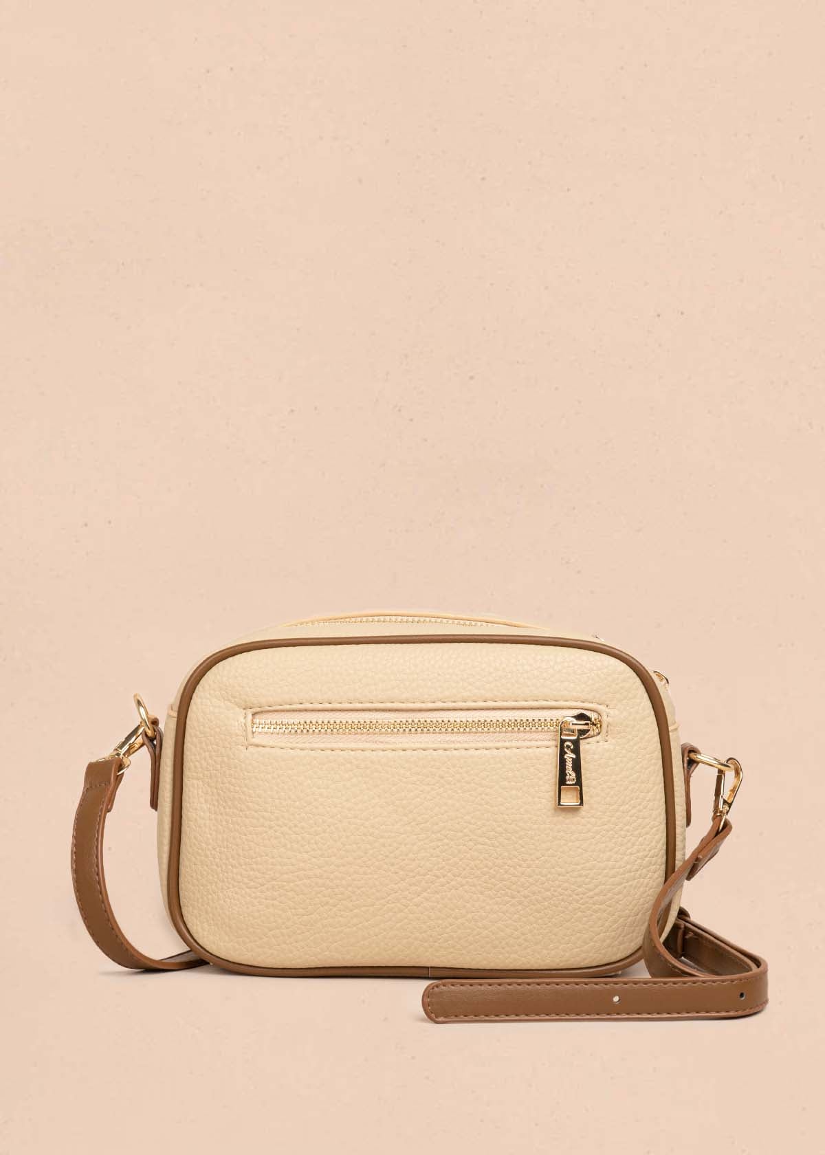 Bolso manos libres color beige con cierre frontal 105775