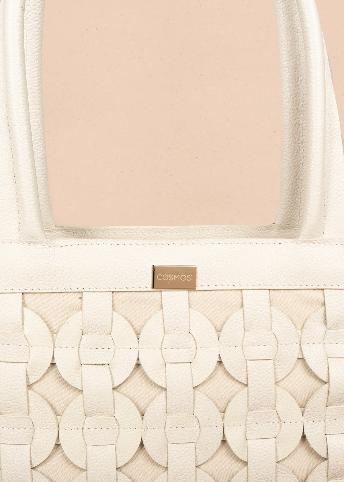 Bolso tipo shopping en cuero color talco con grabado trenzado 105783