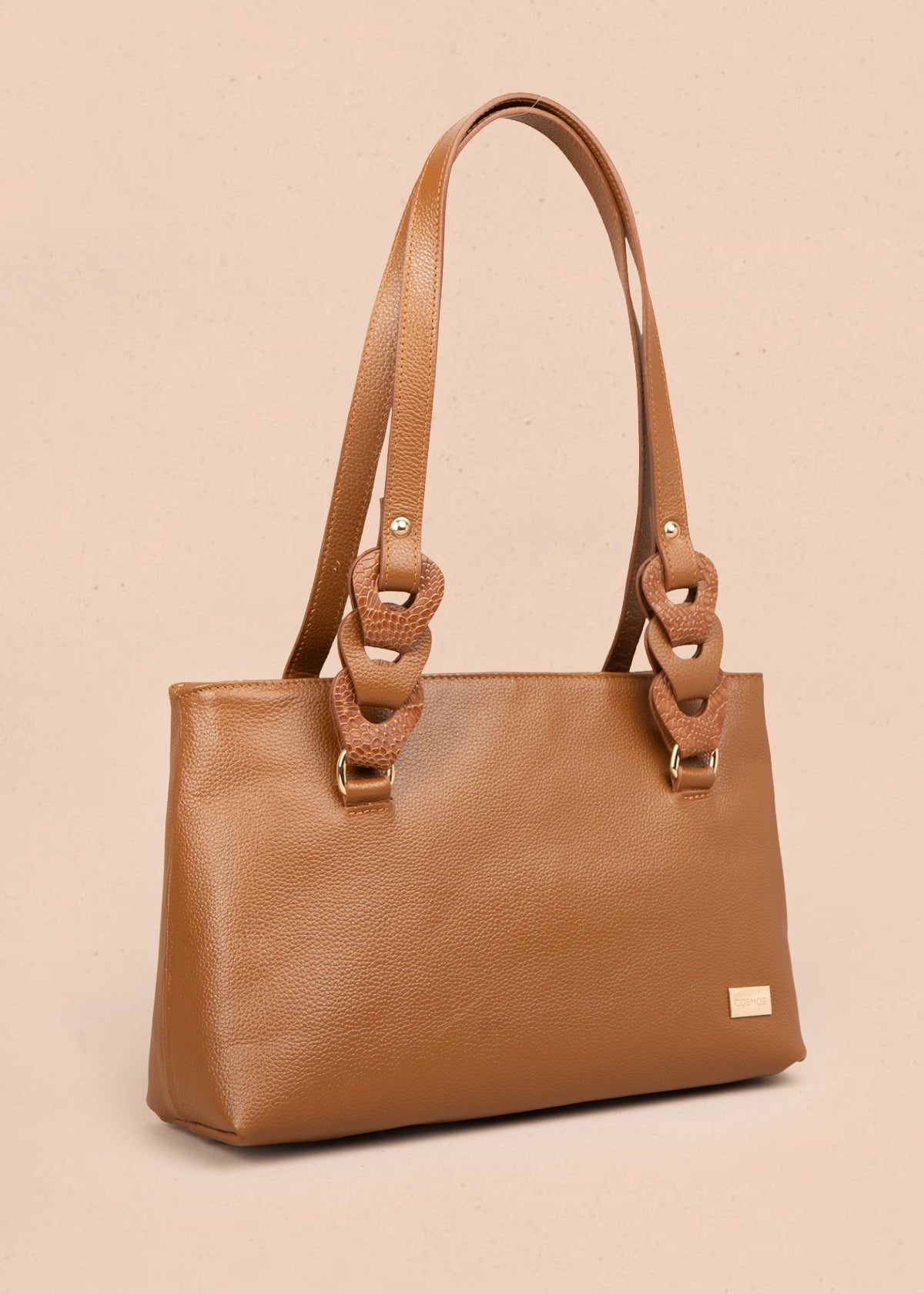 Bolso tipo cartera en cuero color miel con asas en eslabón 105784