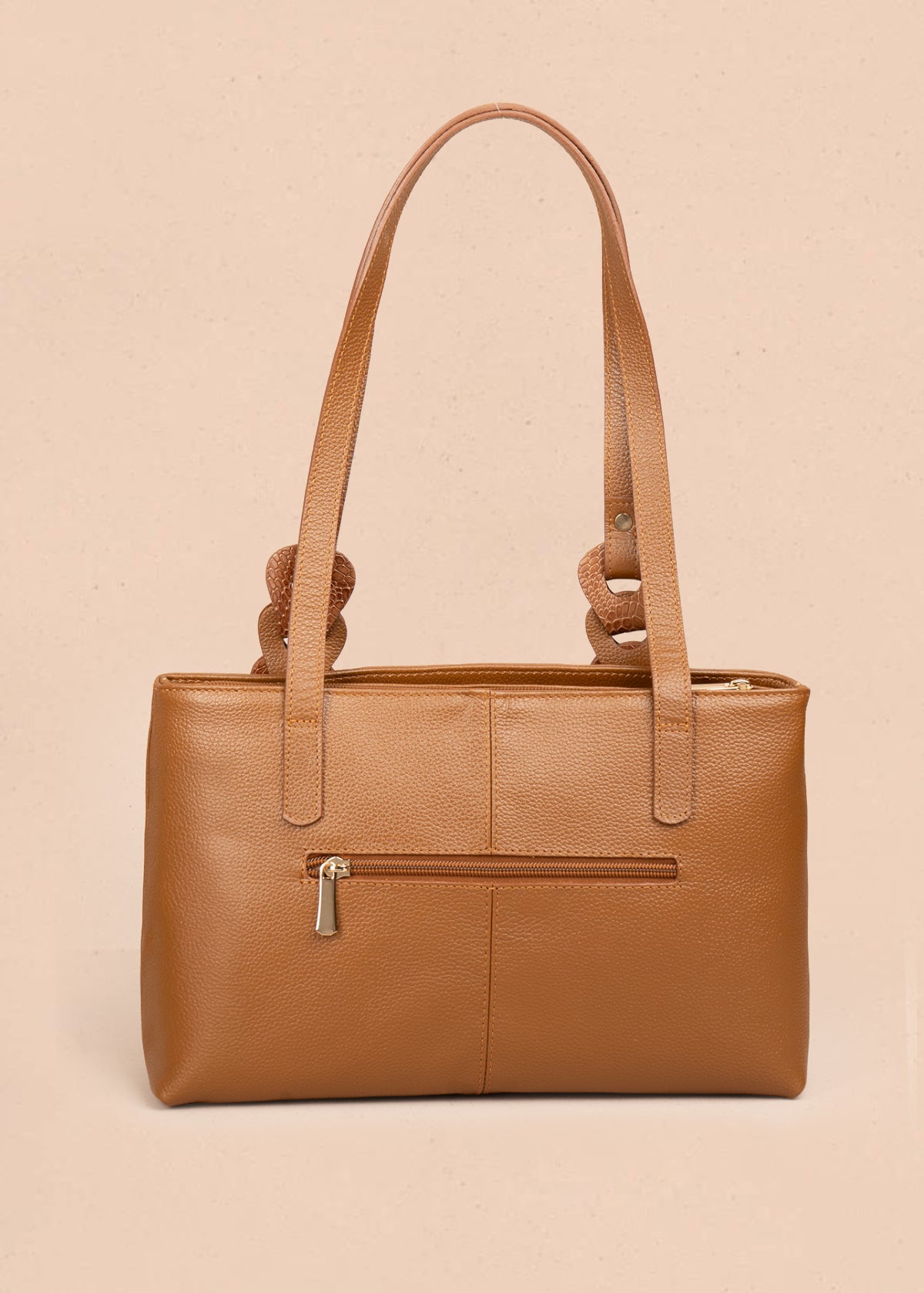 Bolso tipo cartera en cuero color miel con asas en eslabón 105784