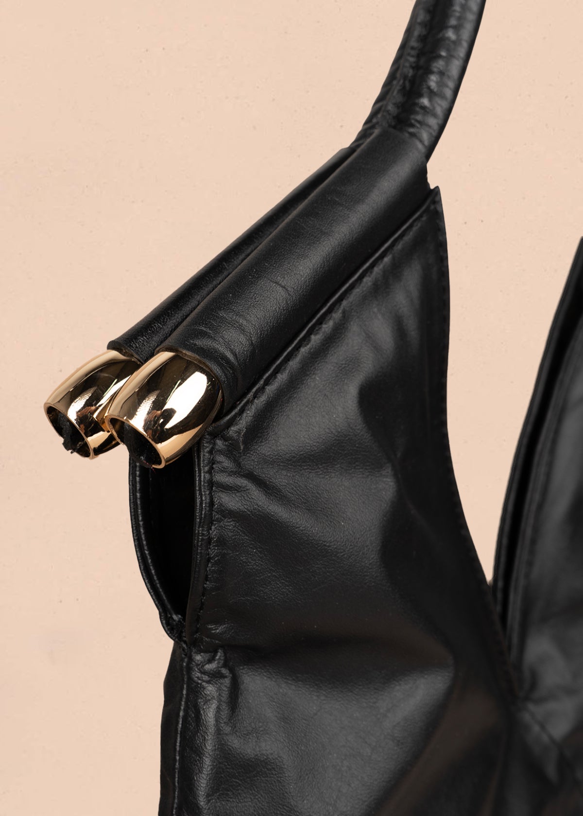 Bolso en cuero color negro tipo shopping 105786