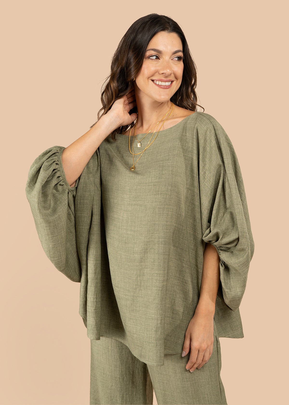 Blusa color verde cuello bandeja 105793