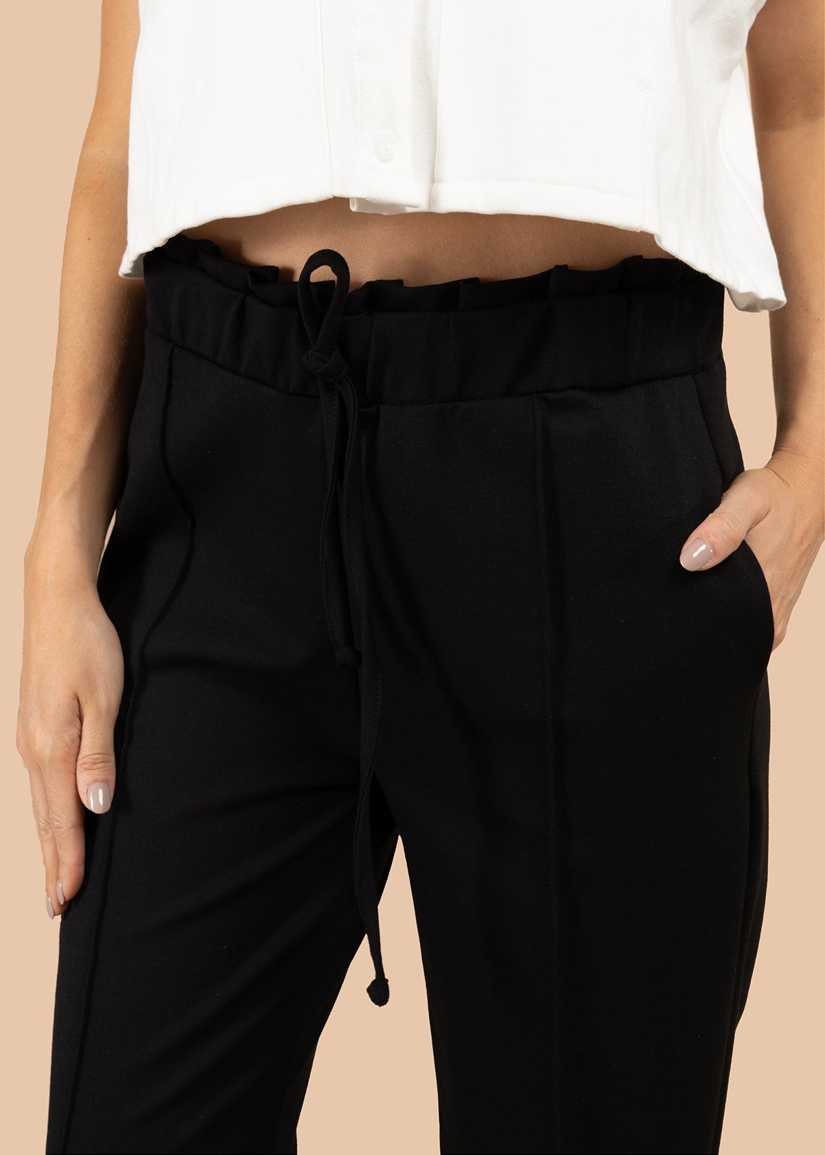 Pantalón color negro con pretina elástica 105811