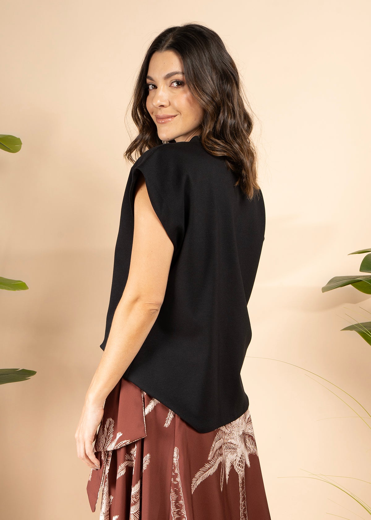 Camiseta color negro fondo entero 105814