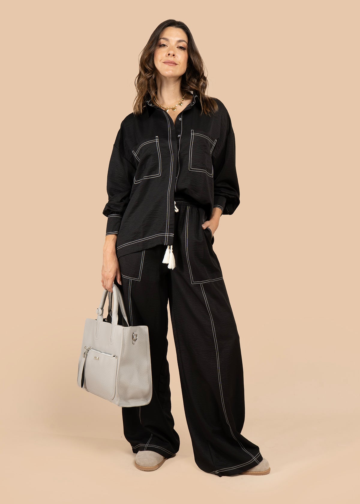 Pantalón color negro con cordón en cintura 105828
