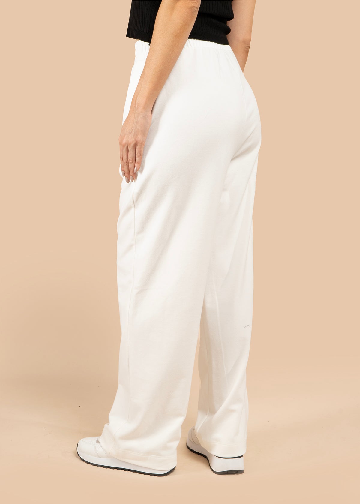 Pantalón color beige con pretina elástica 105849