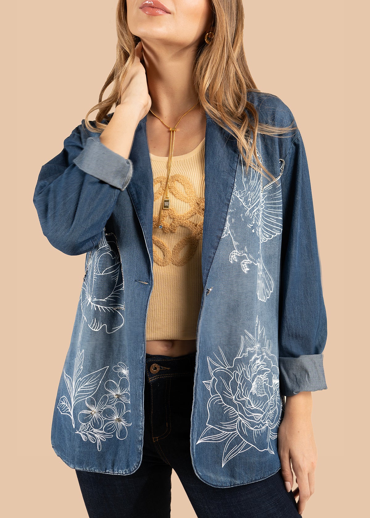 Chaqueta color azul con bordado de pájaro y motivos florales 105852