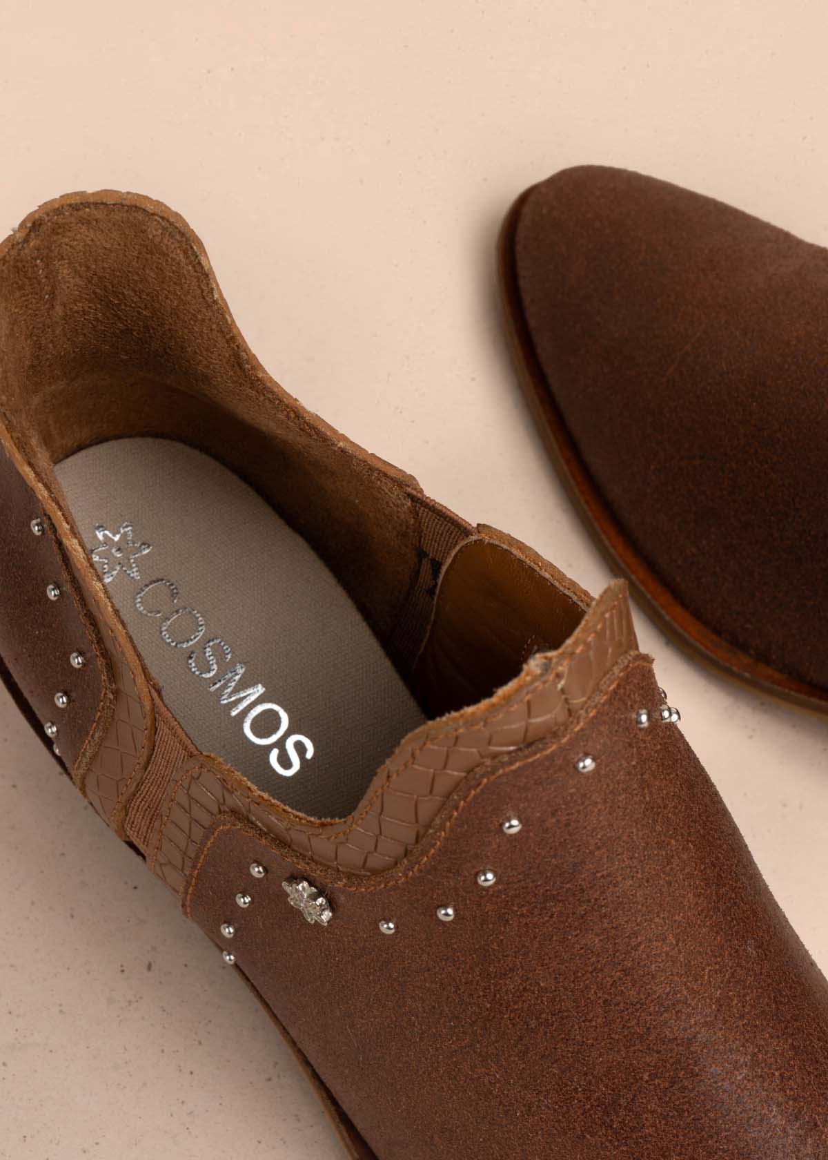 Botines en cuero color café con taches 105872