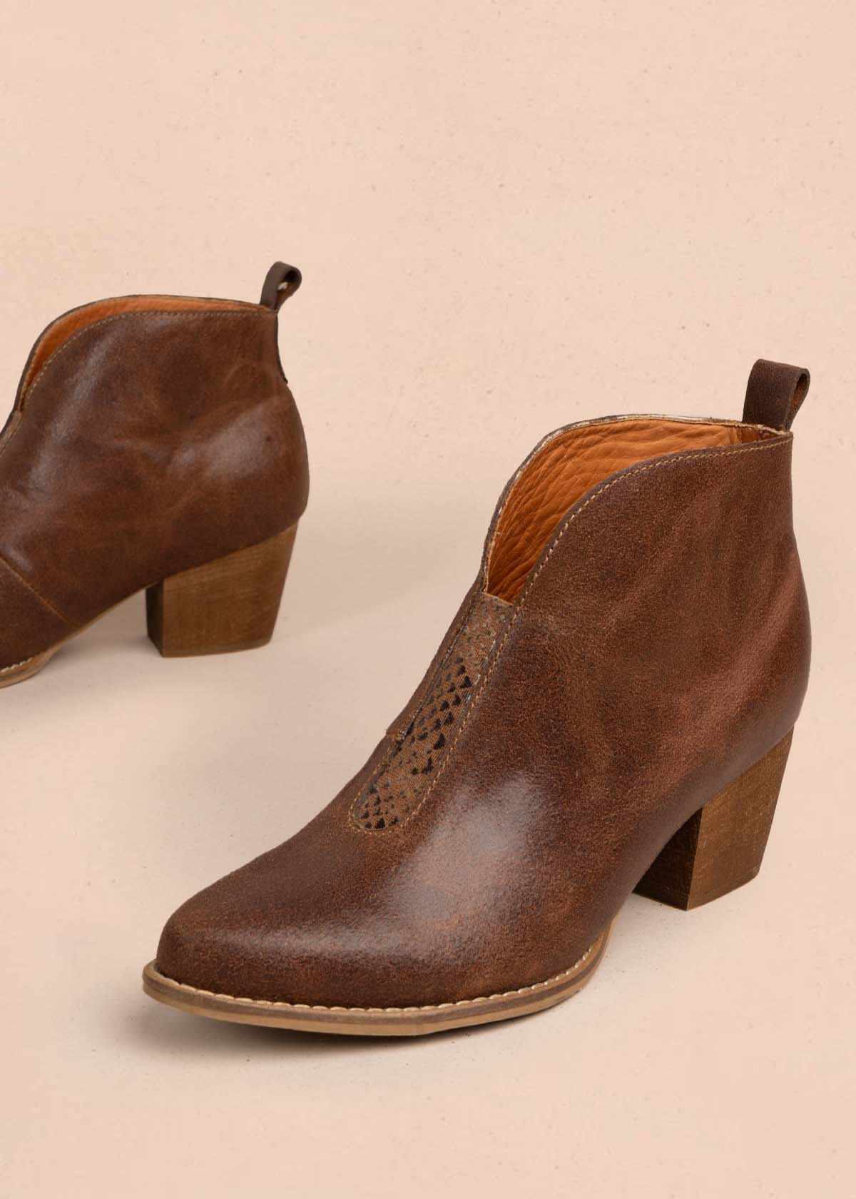 Botines en cuero color café 105873