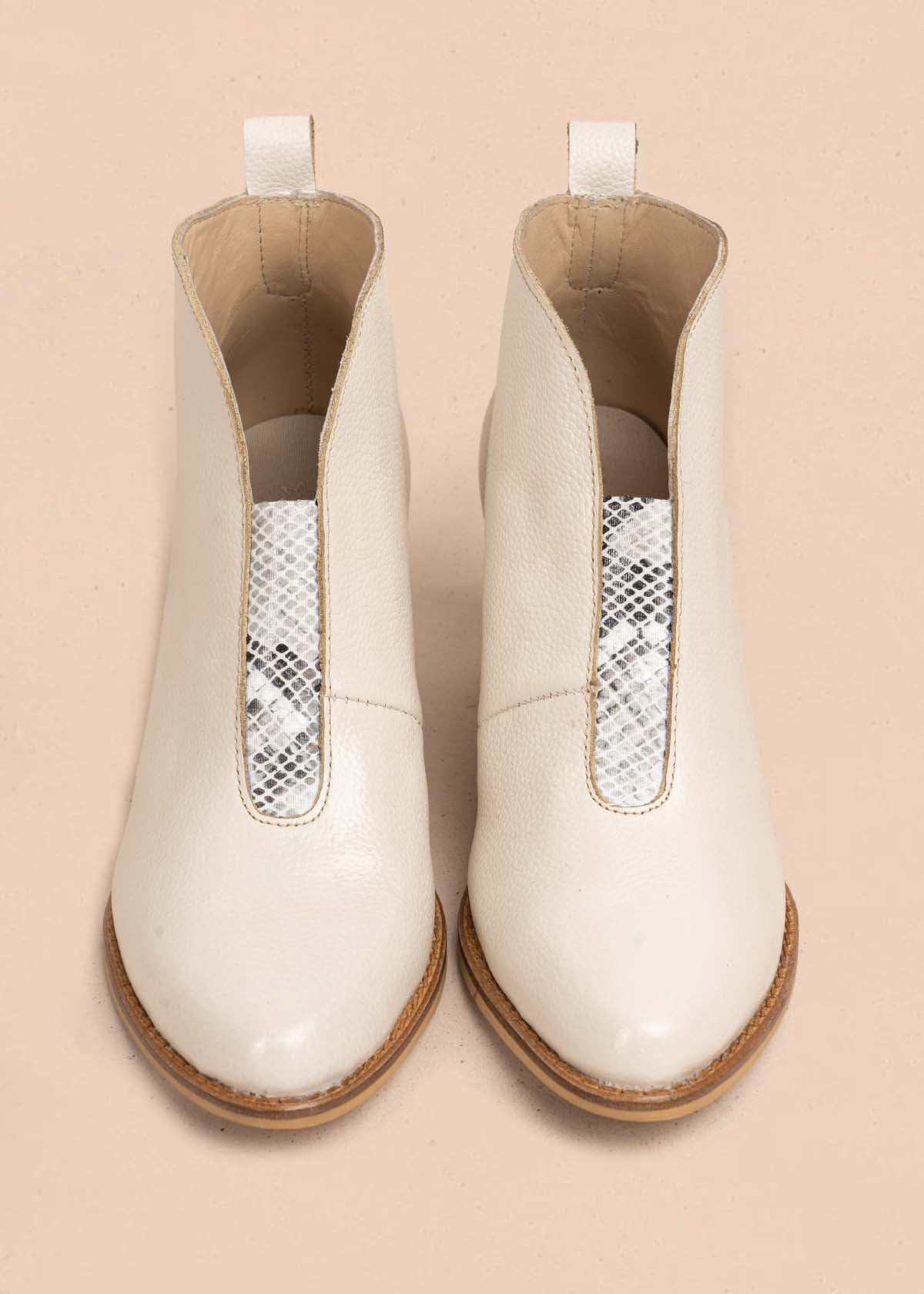 Botines en cuero color talco 105873