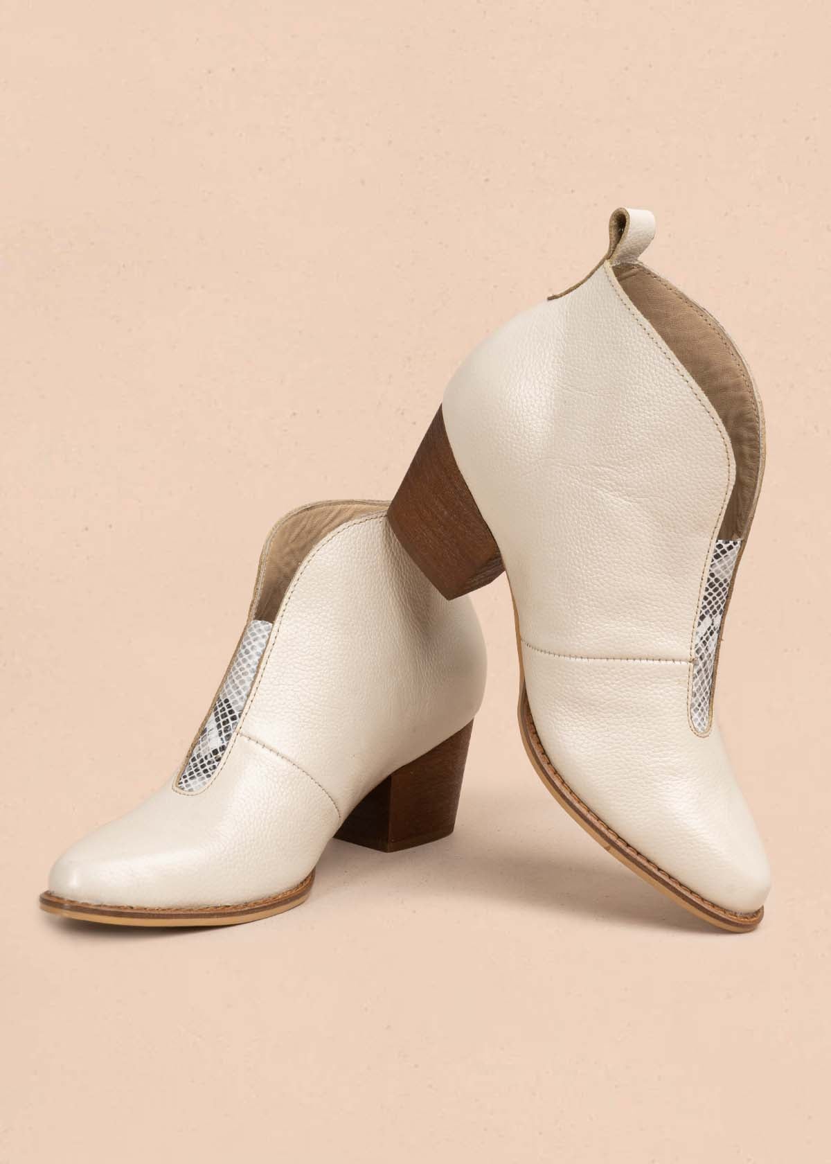 Botines en cuero color talco 105873