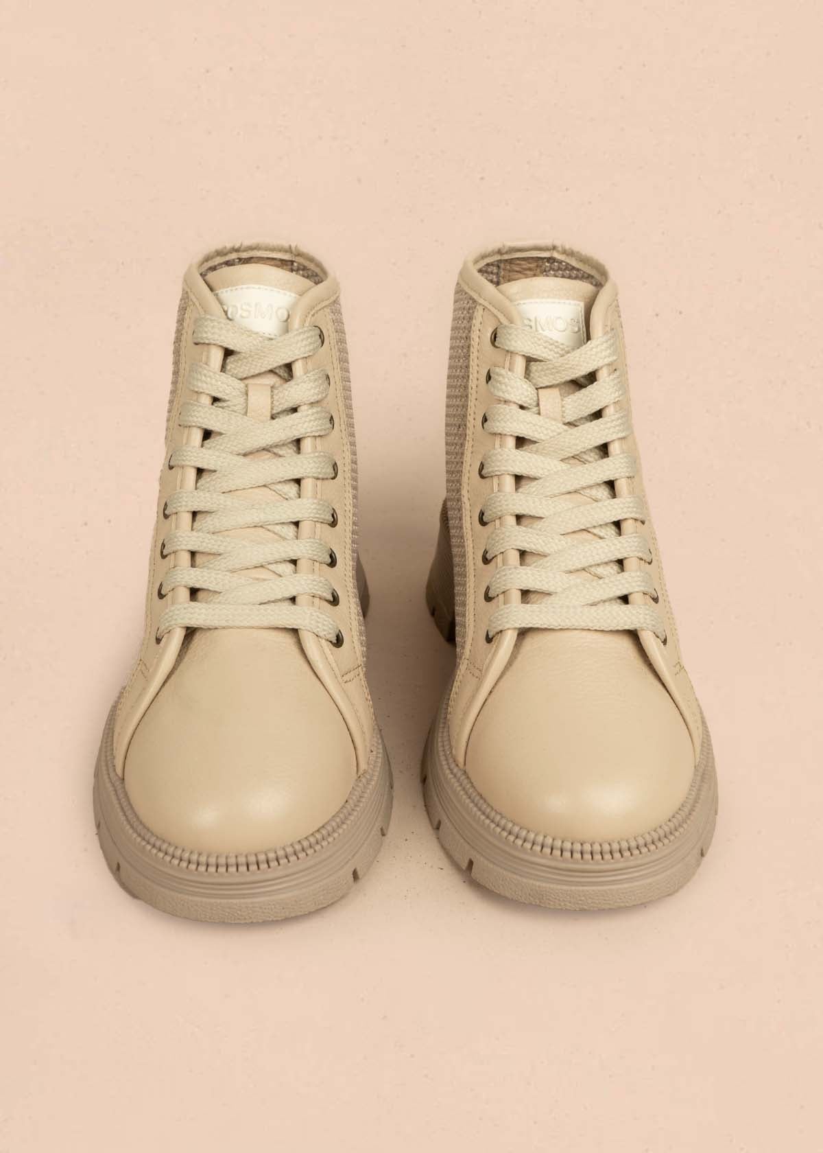 Botín en cuero color beige y diseño en malla en los laterales 105912