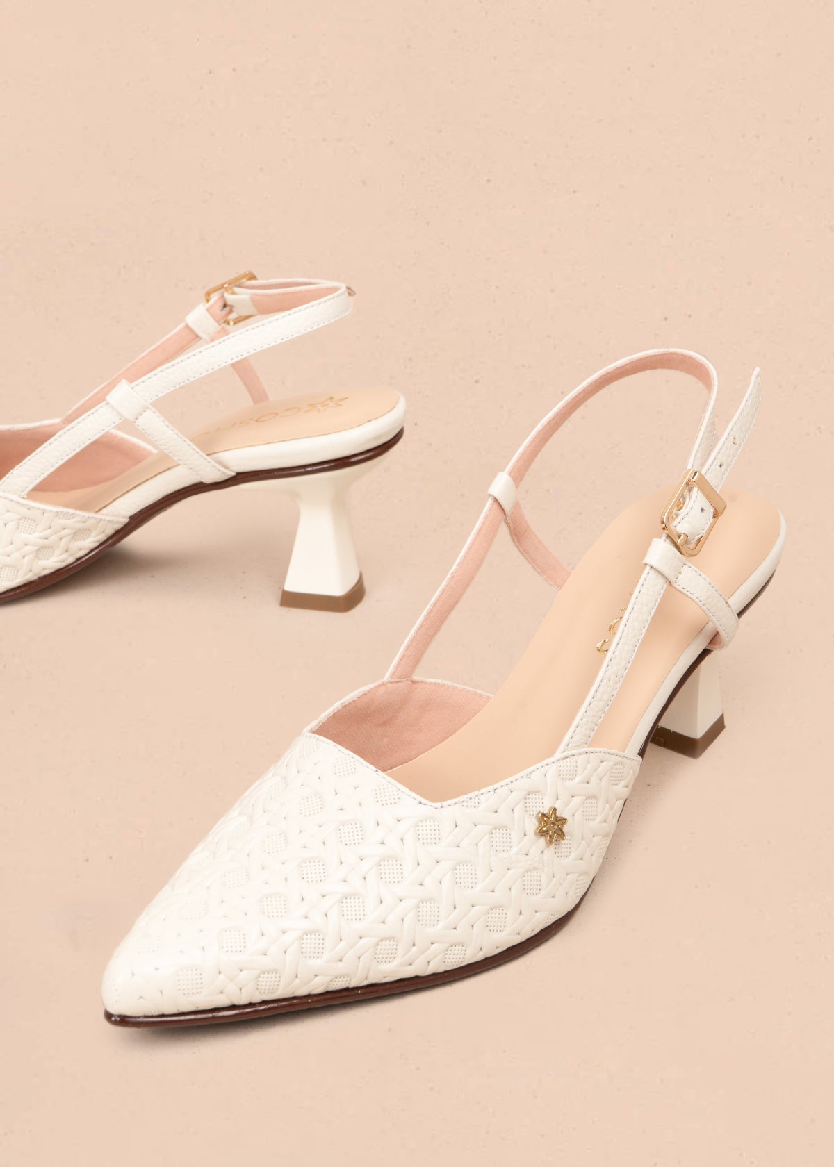 Tacones trabilla en cuero color blanco con tacón copa 105927