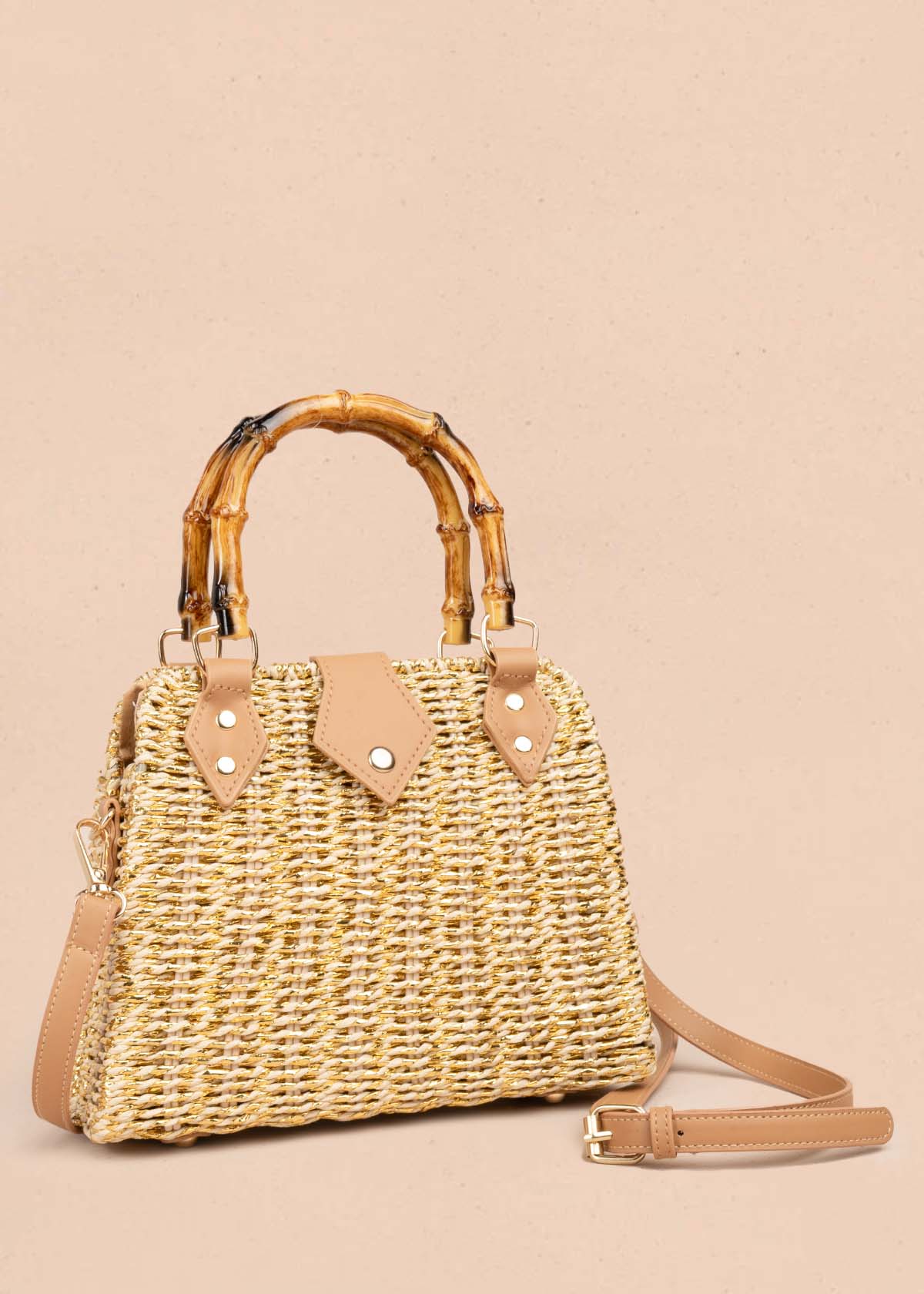 Bolso de mano tipo canasta con asa de bambú color beige 105940