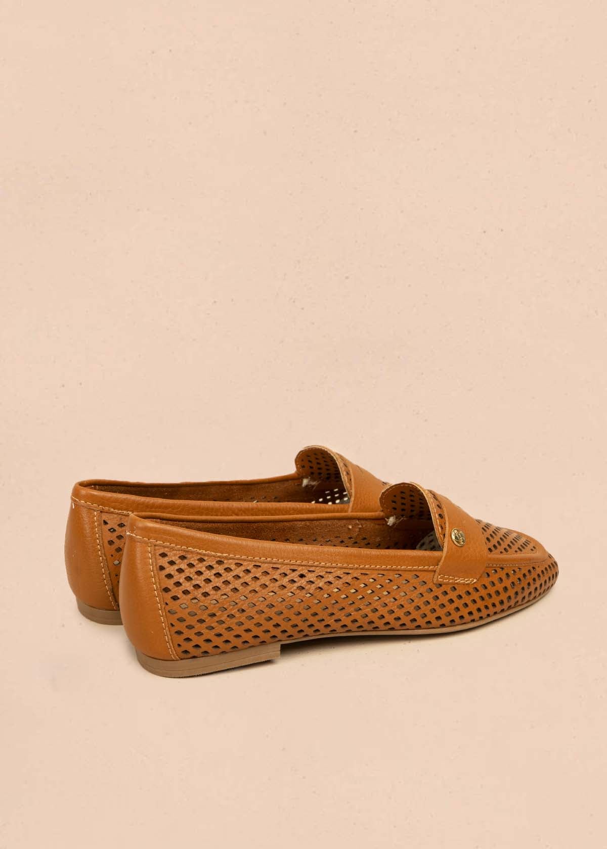 Mocasines en cuero color miel con perforaciones 105989