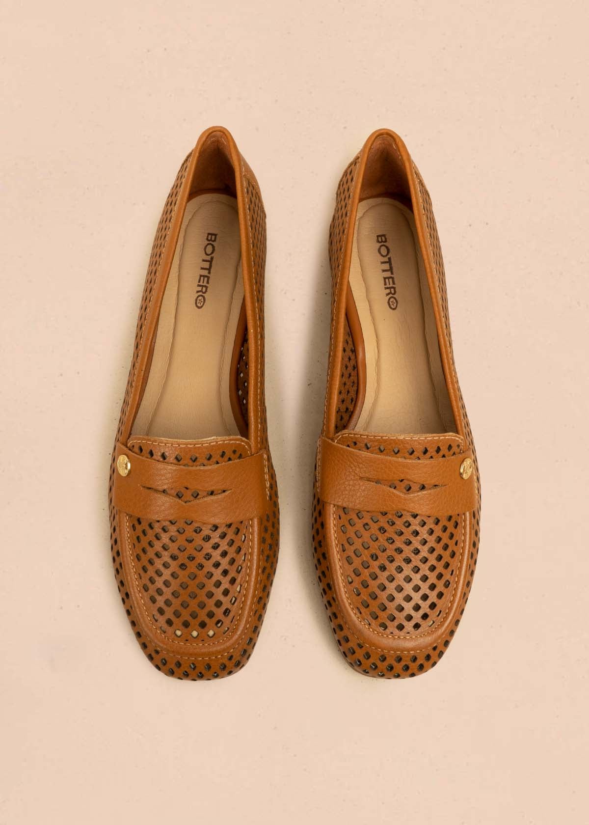 Mocasines en cuero color miel con perforaciones 105989