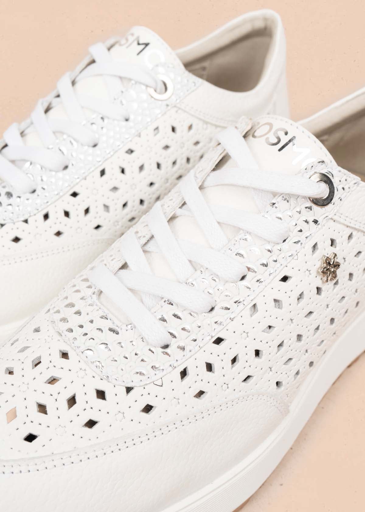 Deportivos en cuero color blanco con perforaciones 106019