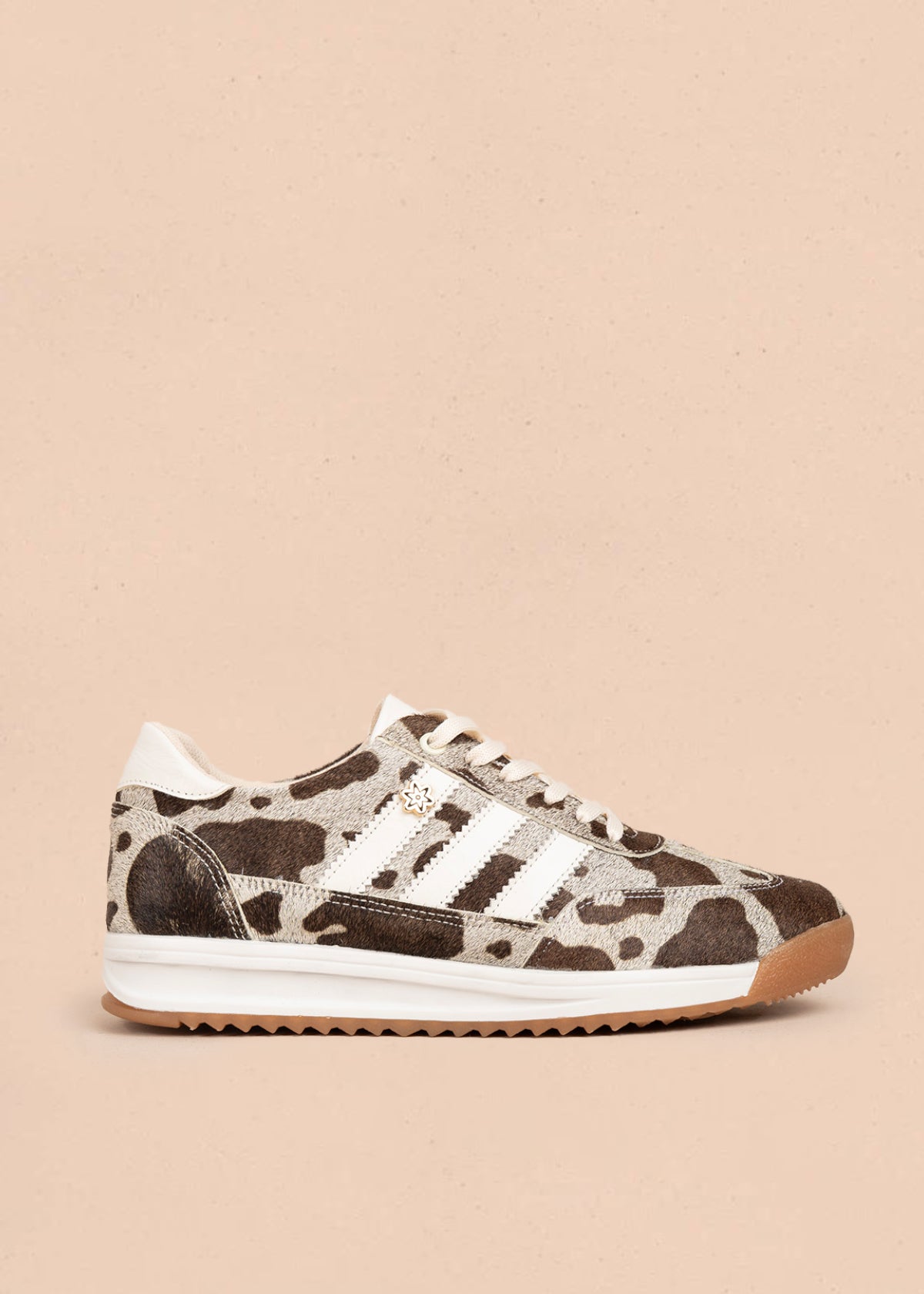 Tenis casuales en cuero color café con cuero animal print 106042