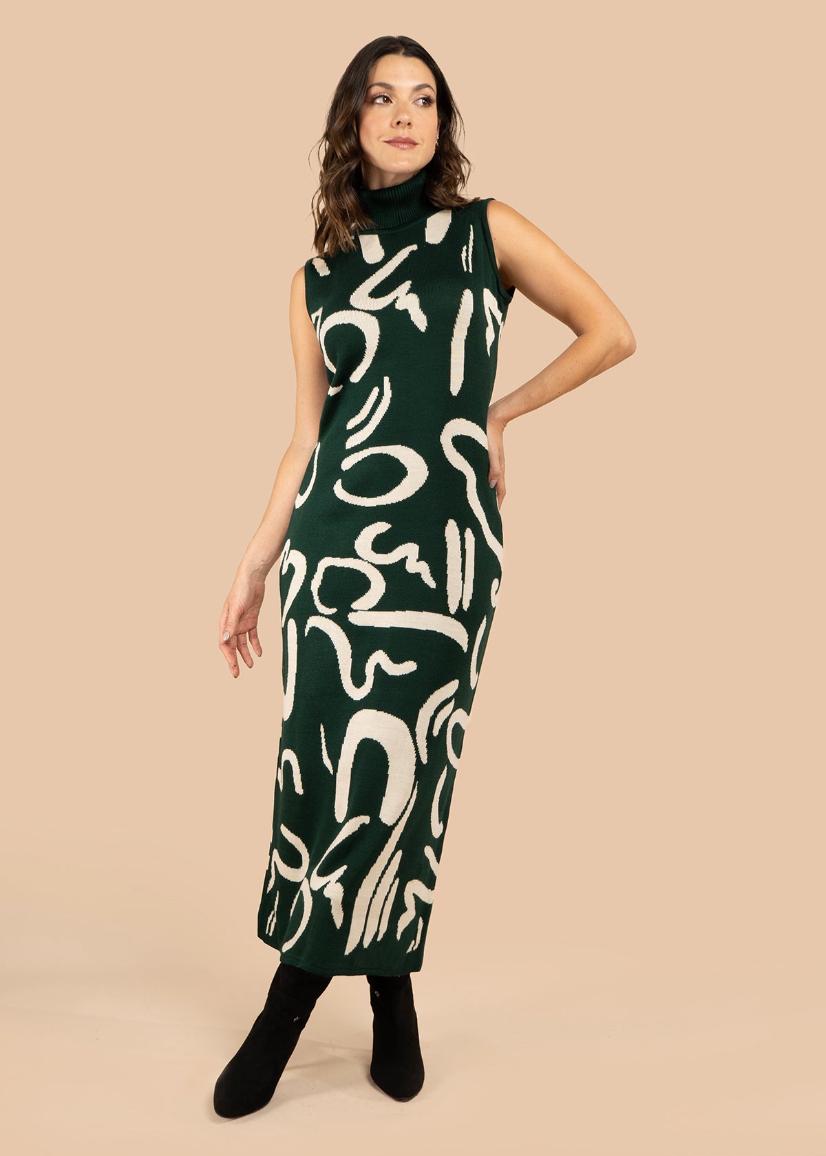 Vestido largo color verde con estampado abstracto 106057