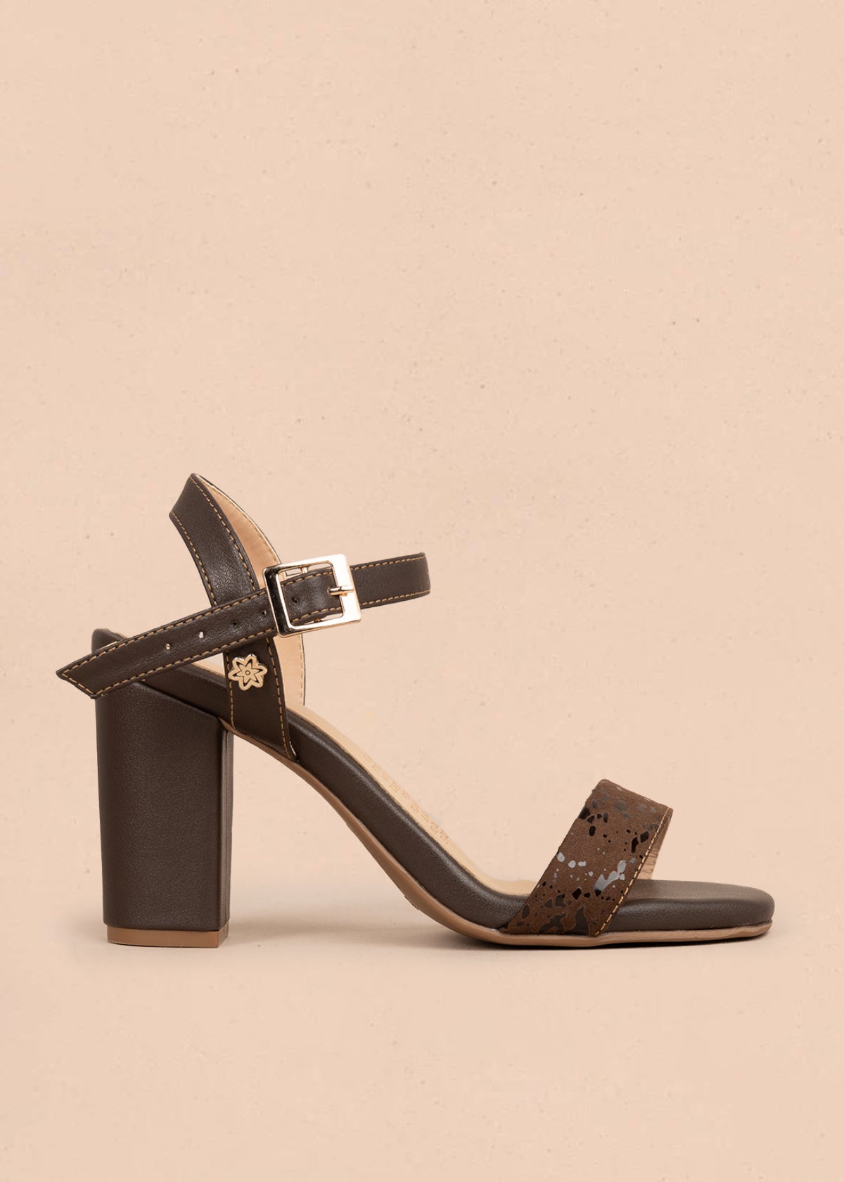 Sandalias de fiesta color café 106091