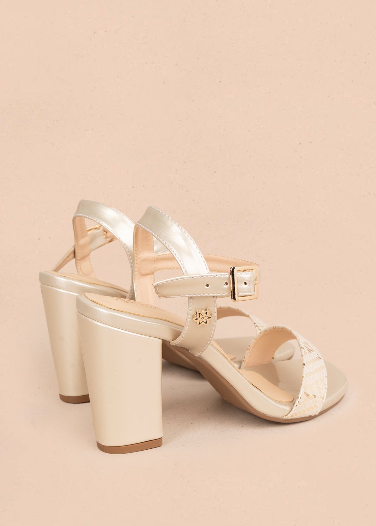 Sandalias de fiesta color dorado 106091
